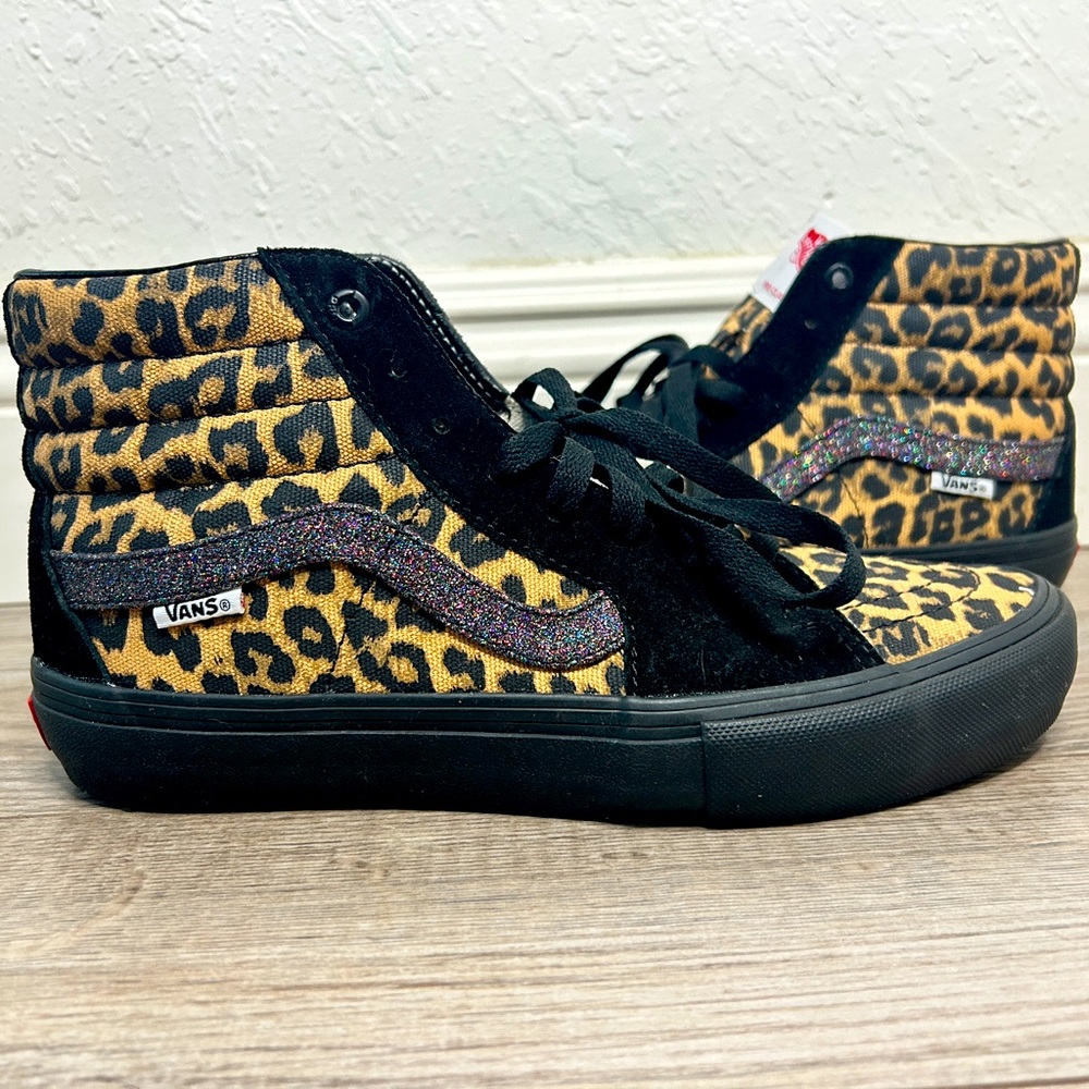 Vans - Hightop leopard print Vans with glitter